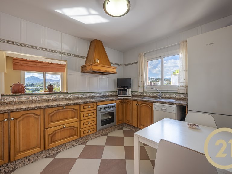 Villa for sale in San Pedro de Alcántara, Marbella, Málaga 6