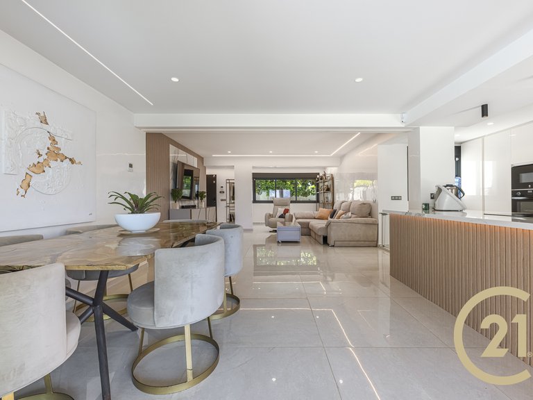 Villa for sale in Estepona, Málaga 25