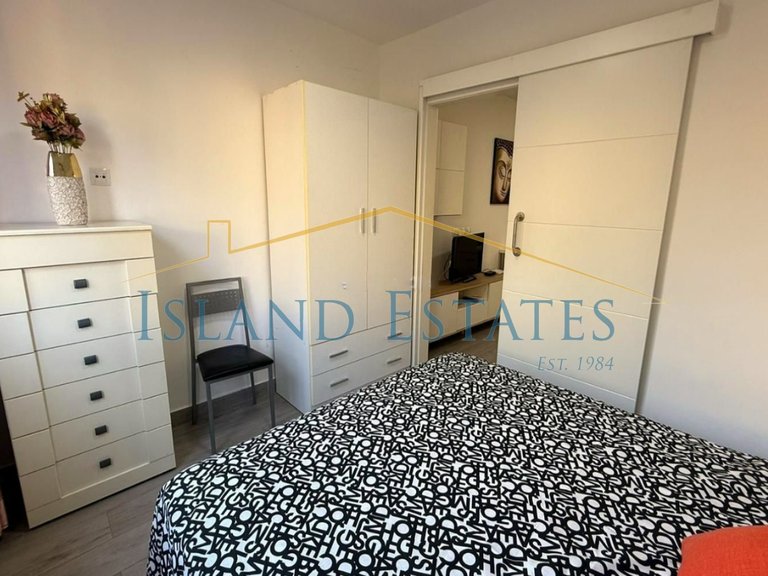 Renovated 1 Bedroom Apartment 50 metres from the Sea 8