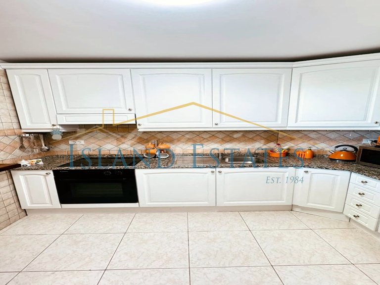 2 Bedroom Duplex in Los Cristianos, Tenerife 7