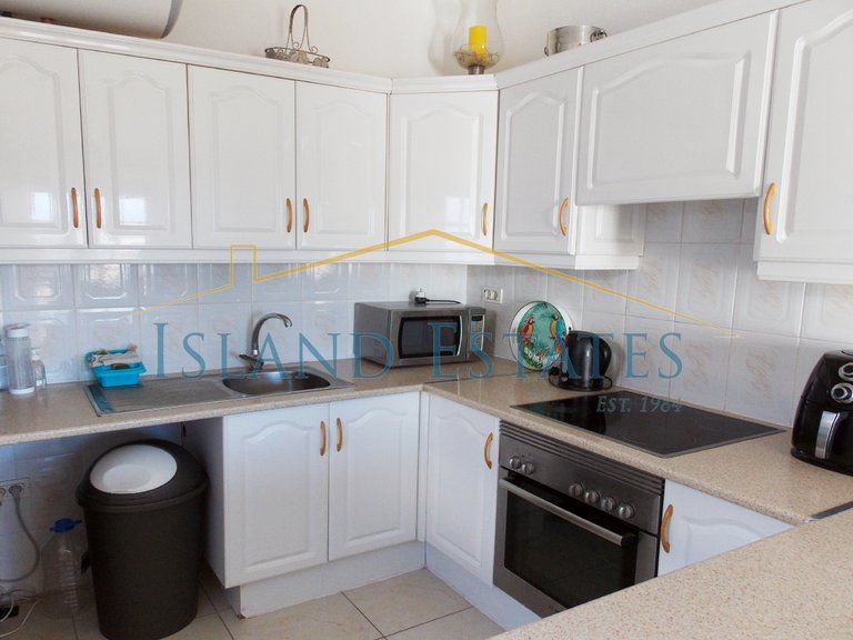 2 Bedroom Penthouse Apartment in Amarilla Golf, Tenerife South 9