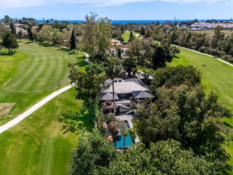 Villa Mantra for sale in Marbella 1