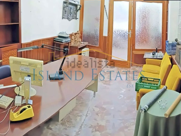 Unique Townhouse with Roof Terrace in Country Town 8