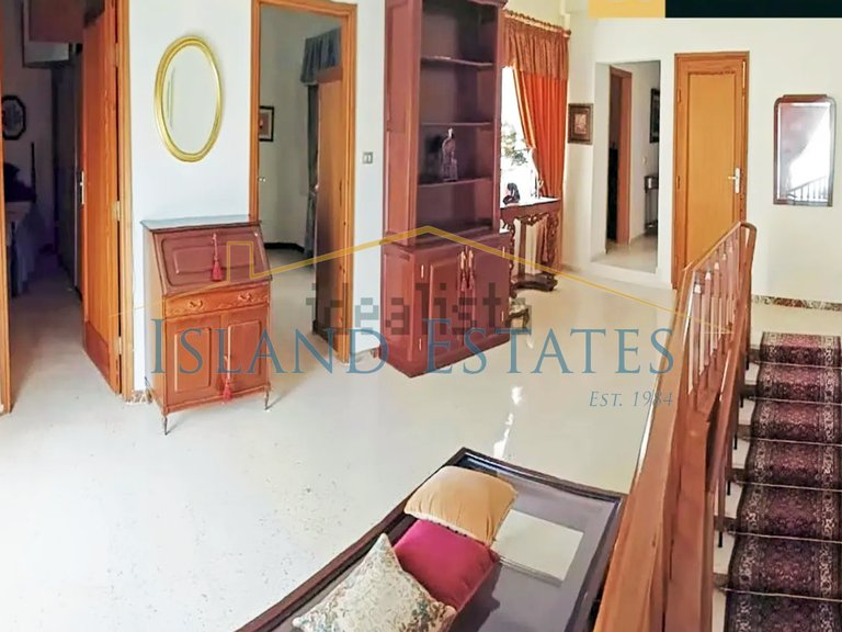 Unique Townhouse with Roof Terrace in Country Town 2