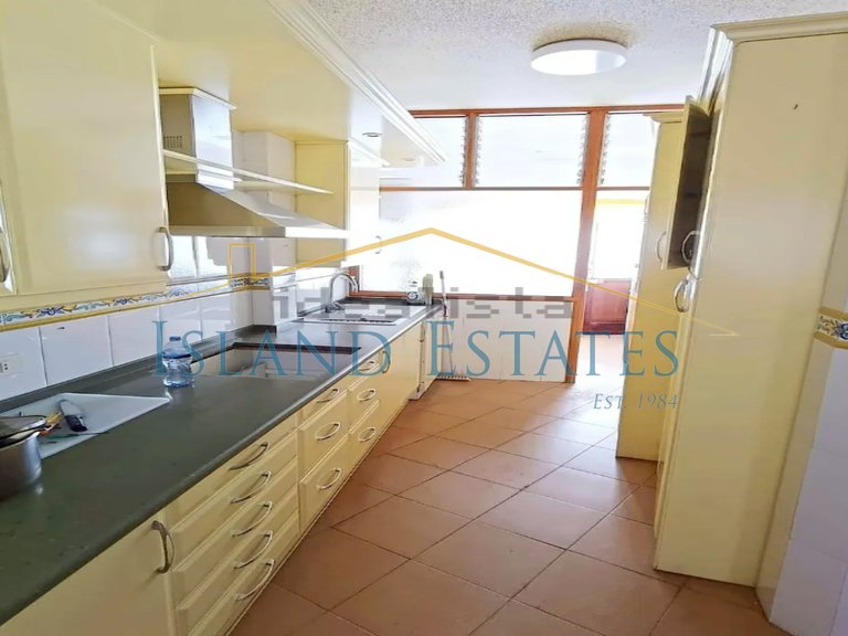 Unique Townhouse with Roof Terrace in Country Town 10