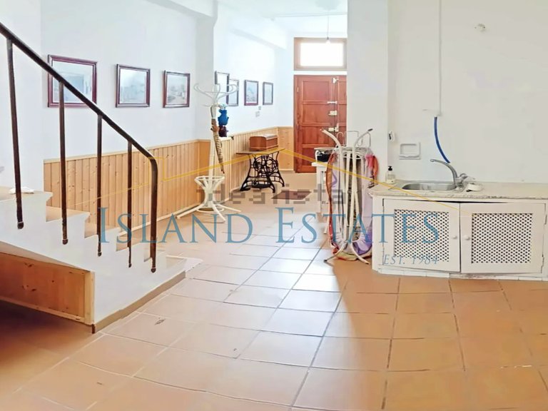 Unique Townhouse with Roof Terrace in Country Town 21