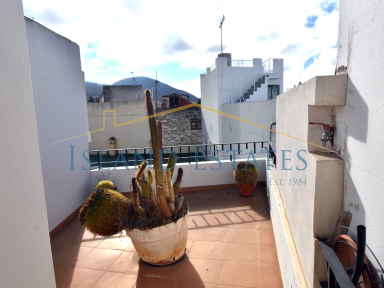 Unique Townhouse with Roof Terrace in Country Town 25