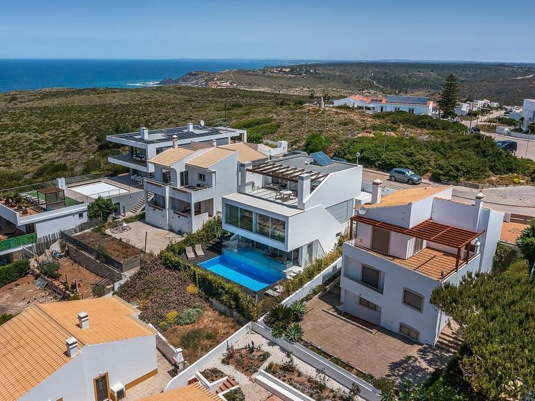 Villa for Sale in Aljezur, Algarve 8