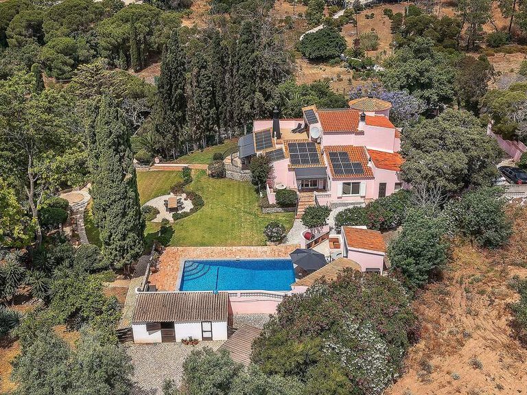 Villa for Sale in Lagoa, Algarve 7