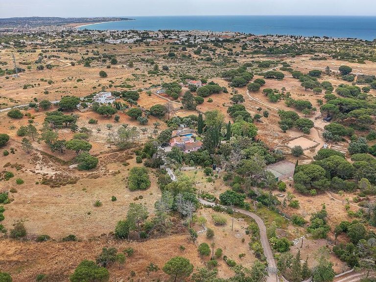 Villa for Sale in Lagoa, Algarve 8