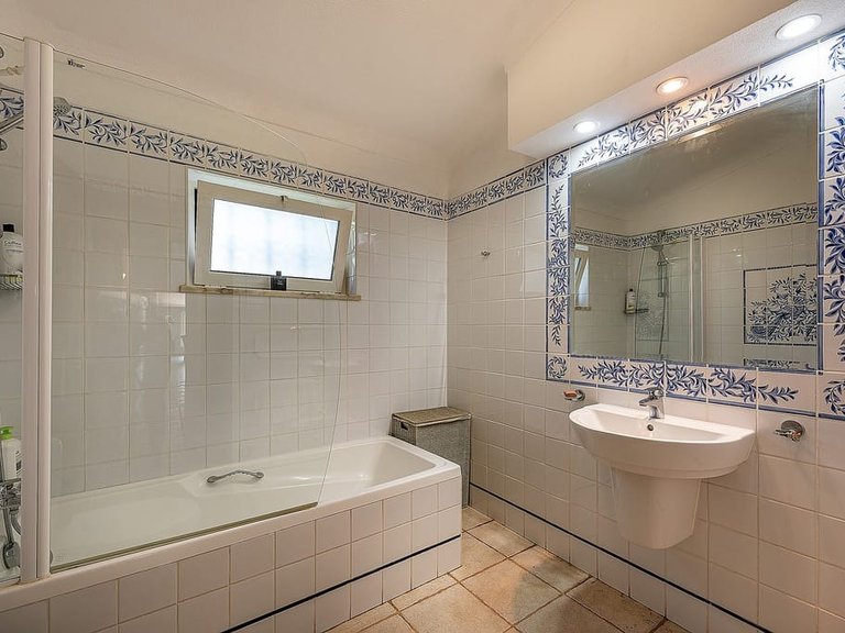 Villa for Sale in Lagoa, Algarve 21
