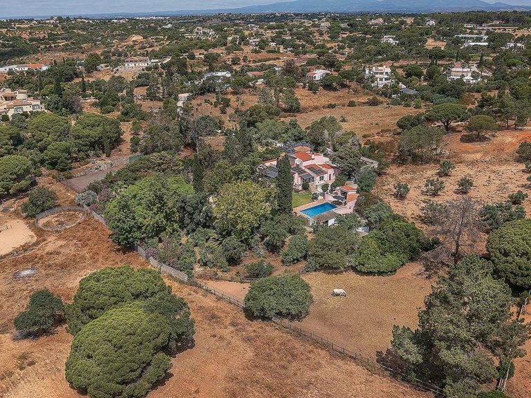 Villa for Sale in Lagoa, Algarve 29