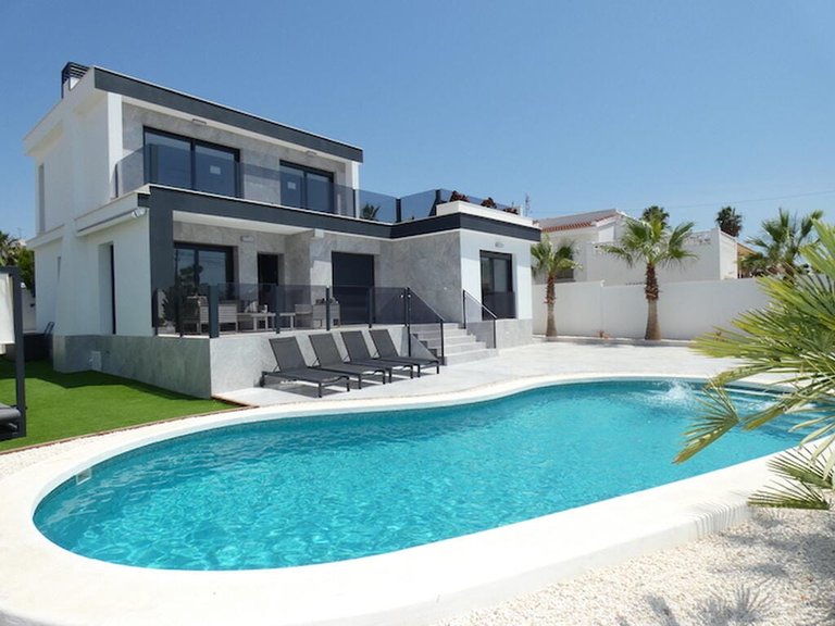 Villa for Sale in Alicante, Alicante 1