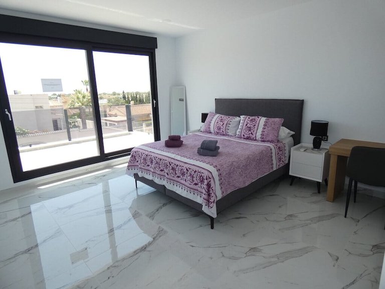 Villa for Sale in Alicante, Alicante 20