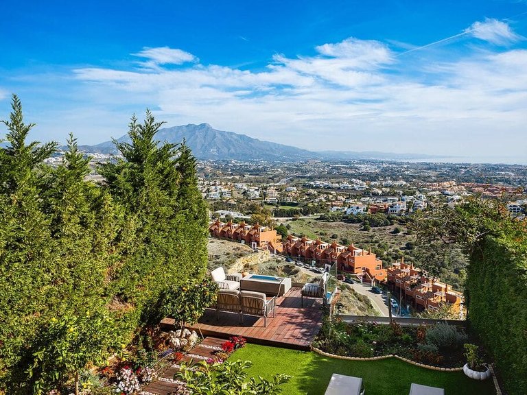 Villa for Sale in Marbella, Malaga 8