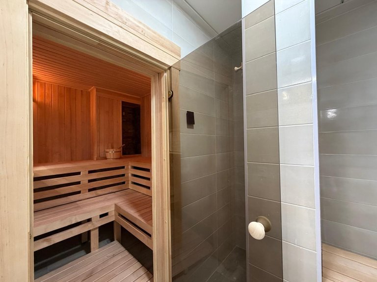 NEW APARTMENT IN THE “ALEGRIA 21” RESIDENTIAL COMPLEX WITH GARAGE INCLUDED 3 BEDROOMS · 2 BATHROOMS · 113 m² · POOL + SAUNA + BARBECUE 18