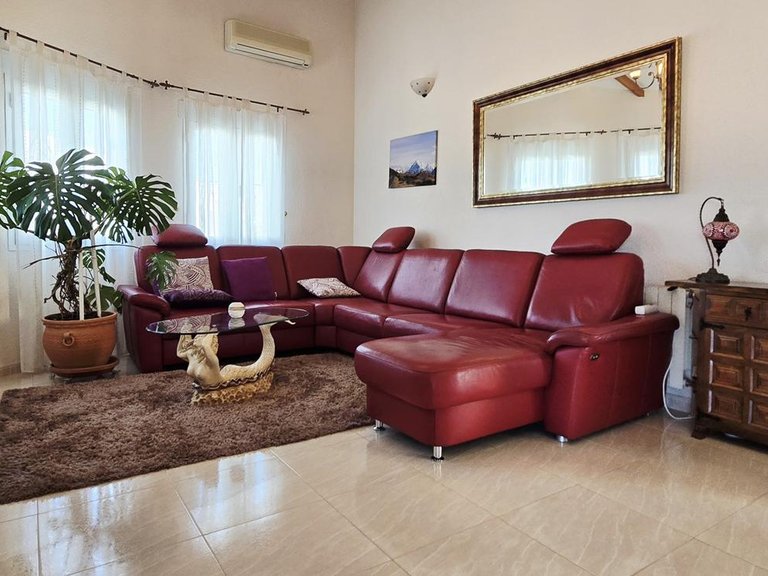 Villa overlooking lake Viñuela 2