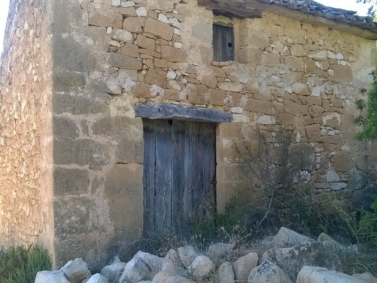 Magnífica Finca con Caseta de Piedra y Vistas a “Els Ports” 4