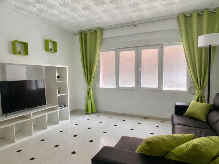 Vivienda en planta baja dentro de edificio de 5 alturas (sin ascensor), ideal para quienes valoran la accesibilidad y la comodidad diaria. 4