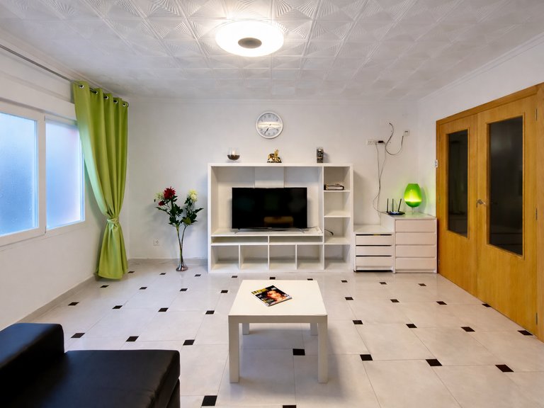 Vivienda en planta baja dentro de edificio de 5 alturas (sin ascensor), ideal para quienes valoran la accesibilidad y la comodidad diaria. 8