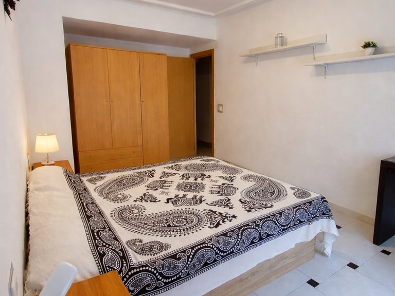 Vivienda en planta baja dentro de edificio de 5 alturas (sin ascensor), ideal para quienes valoran la accesibilidad y la comodidad diaria. 9