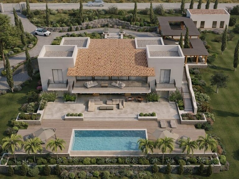 Villa for Sale in Loule, Algarve 5