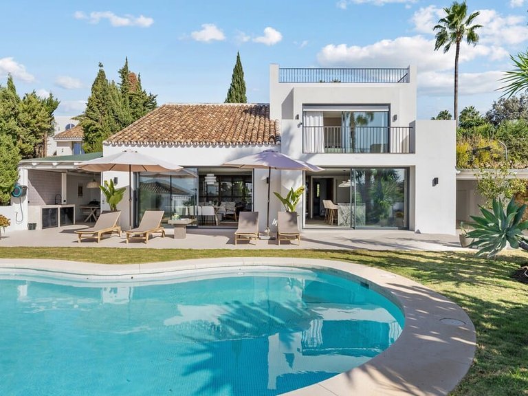 Villa for Sale in Marbella, Malaga 1