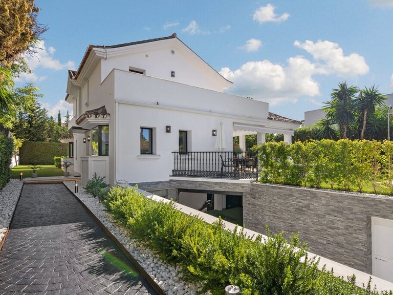 Villa for Sale in Marbella, Malaga 5