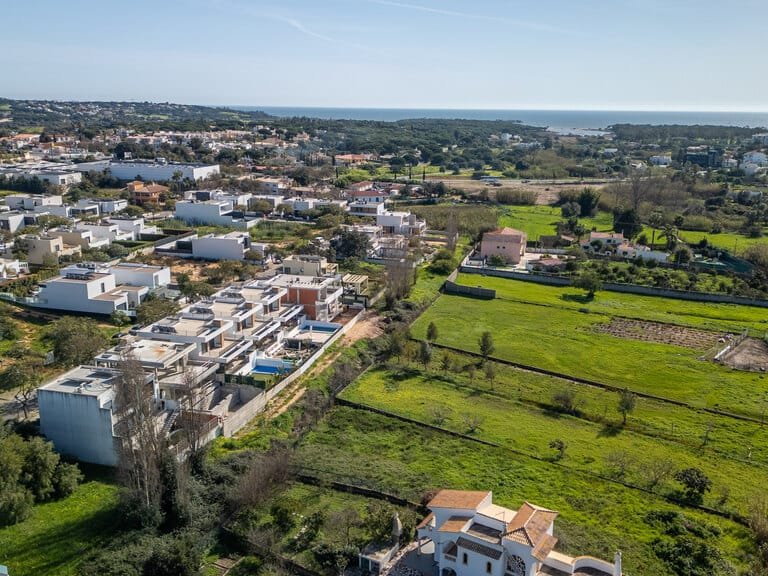 Villa for Sale in Quarteira, Algarve 3