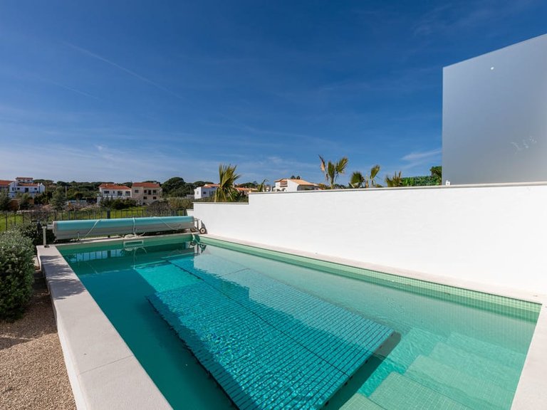Villa for Sale in Quarteira, Algarve 4