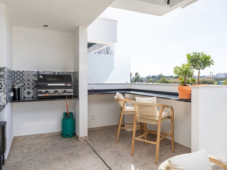 Villa for Sale in Quarteira, Algarve 6