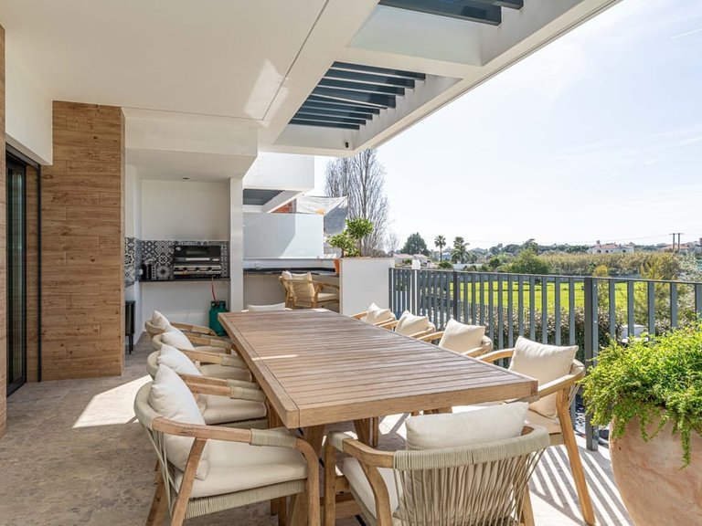 Villa for Sale in Quarteira, Algarve 8