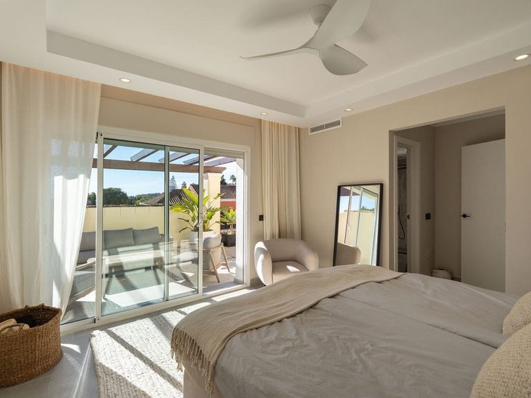 Villa for Sale in Marbella, Malaga 20
