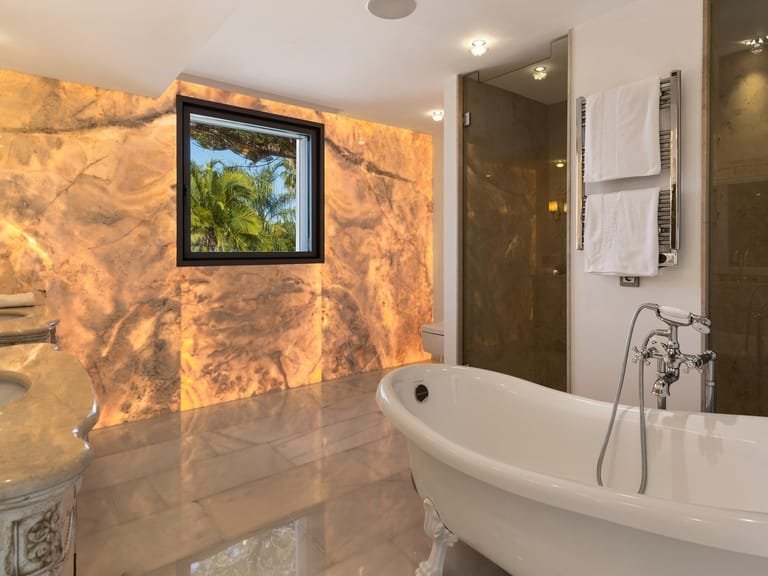 Villa for Sale in Marbella, Malaga 18