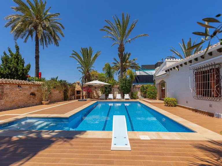 Villa for Sale in Punta Prima, Alicante 3