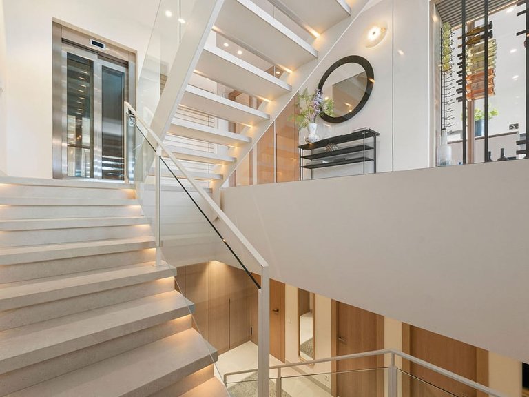Villa for Sale in Marbella, Malaga 16