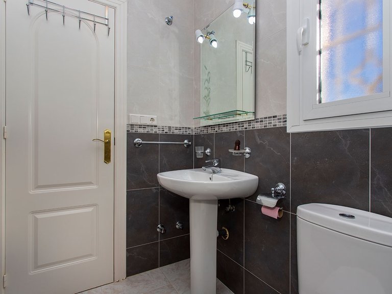 Villa for Sale in Center, Benijofar, Alicante 28