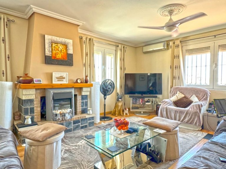 Villa for Sale in Los Balcones - Los Altos del Edén, Torrevieja, Alicante 38