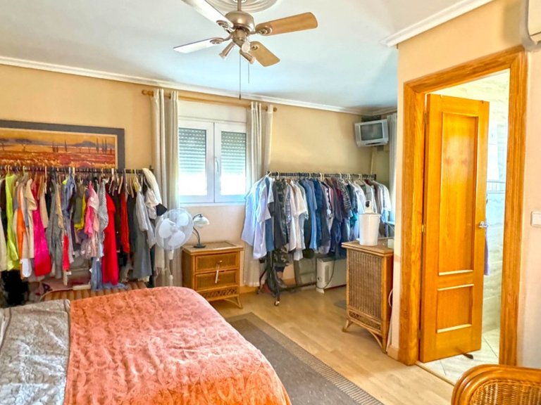 Villa for Sale in Los Balcones - Los Altos del Edén, Torrevieja, Alicante 41