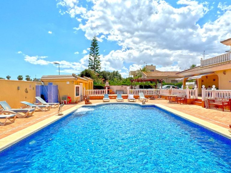 Villa for Sale in Los Balcones - Los Altos del Edén, Torrevieja, Alicante 23