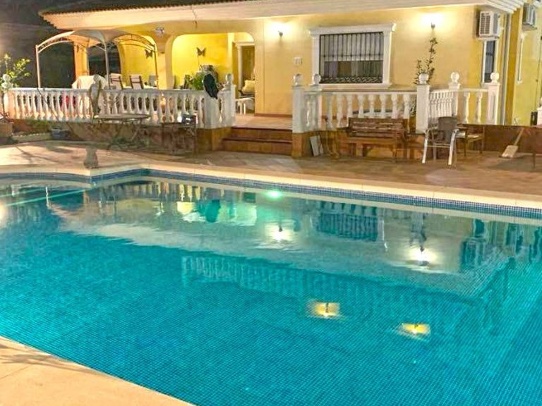 Villa for Sale in Los Balcones - Los Altos del Edén, Torrevieja, Alicante 45
