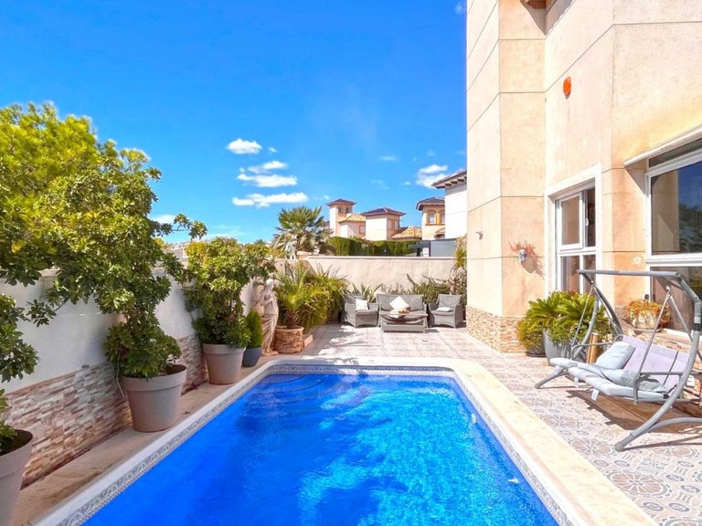 Villa for Sale in Costa Blanca Orihuela Costa, Alicante 8