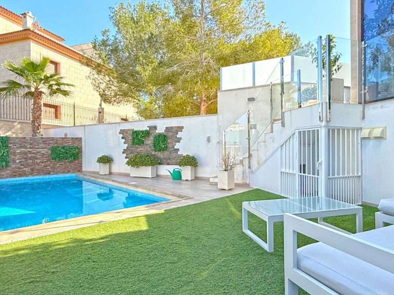 Villa for Sale in Villamartin, Orihuela Costa, Alicante 21