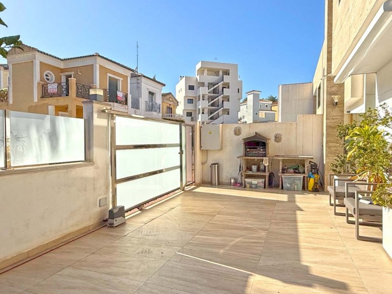 Villa for Sale in Villamartin, Orihuela Costa, Alicante 11