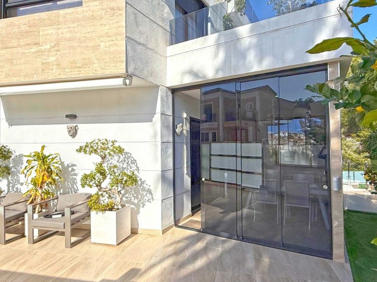 Villa for Sale in Villamartin, Orihuela Costa, Alicante 15