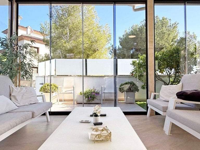 Villa for Sale in Villamartin, Orihuela Costa, Alicante 3