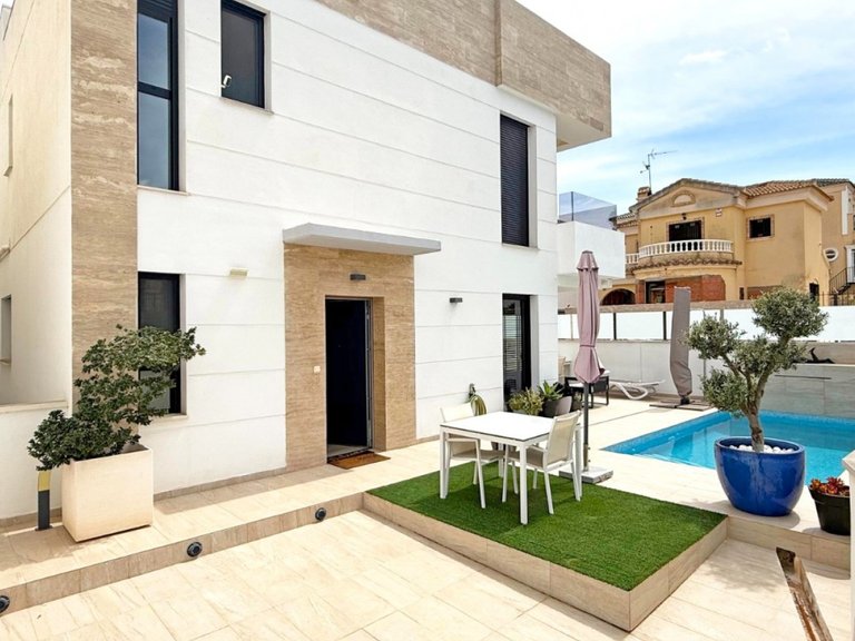 Villa for Sale in Costa Blanca Orihuela Costa, Alicante 1