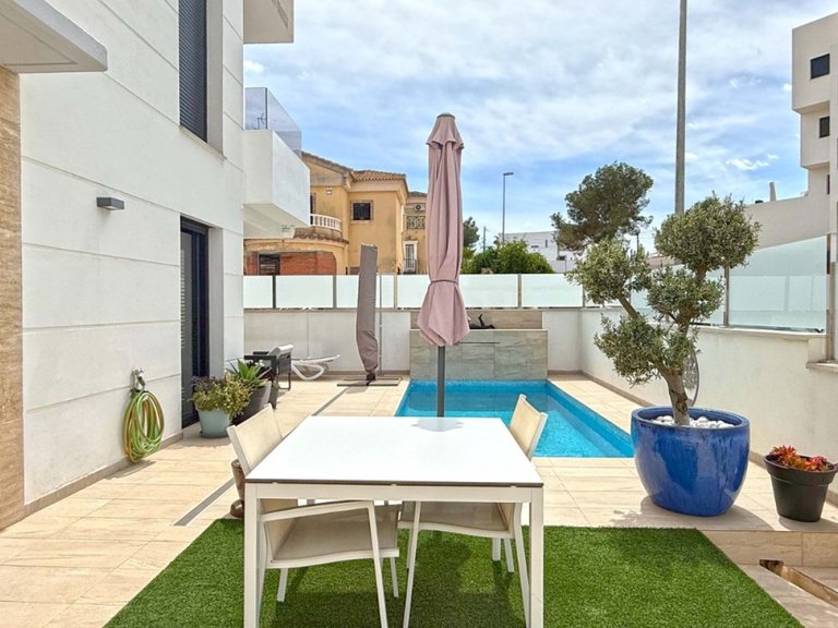 Villa for Sale in Costa Blanca Orihuela Costa, Alicante 5