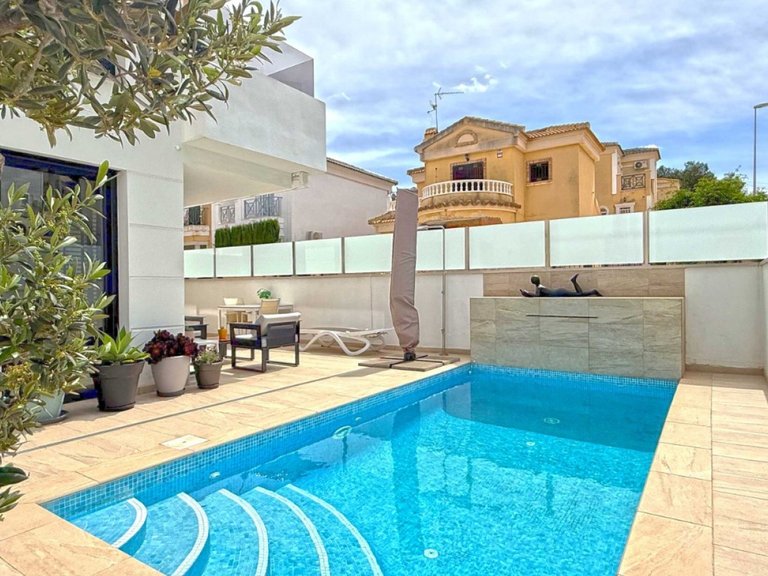 Villa for Sale in Costa Blanca Orihuela Costa, Alicante 2