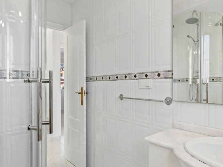 Villa for Sale in Benijófar, Alicante 32